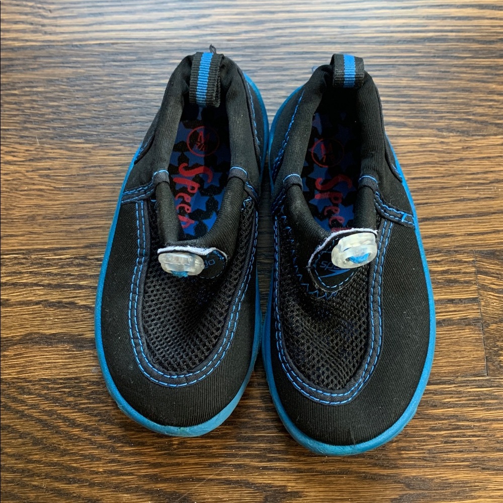 Speedo Black and Blue Water Shoes - Toddler Medium (7/8)